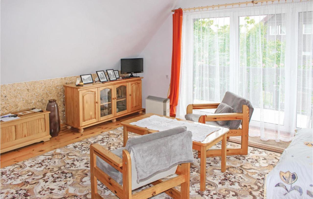 Cozy Apartment In Nowe Warpno With Wifi Exterior photo